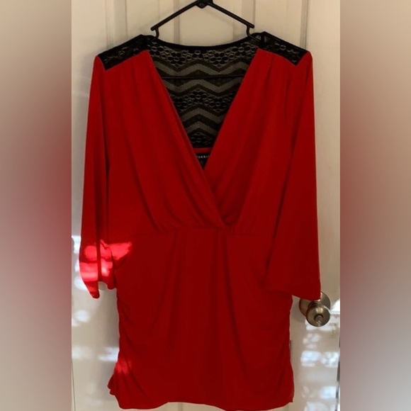 NWT Torrid V Neck 3/4 sleeve lace back Top - Picture 2 of 4